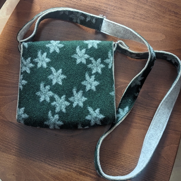 Felted wool bag Crossbody - Picture 2 of 7